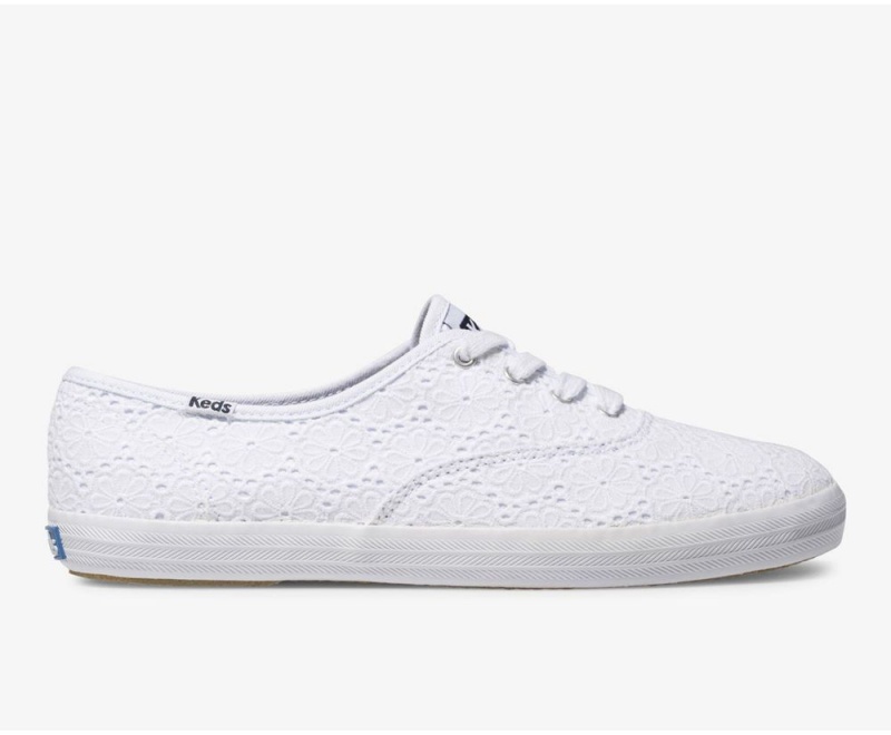 Keds Champion Daisy Eyelet Αθλητικα Παπουτσια γυναικεια ασπρα | RVC639208